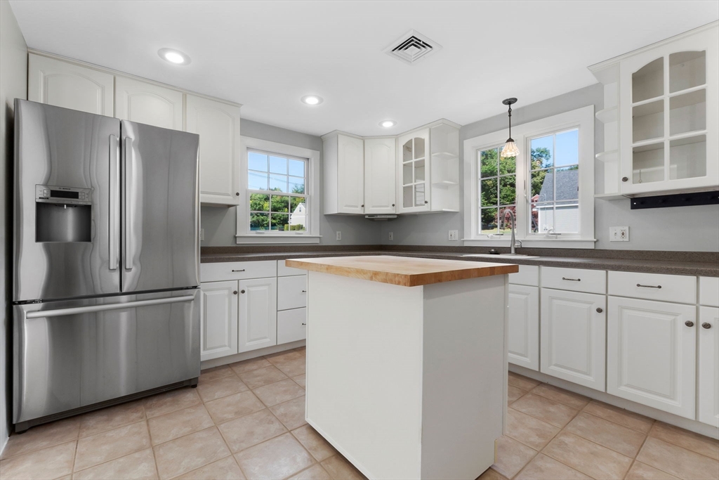 4 Kimball Road Amesbury, MA 01913 - Photo 8 of 40