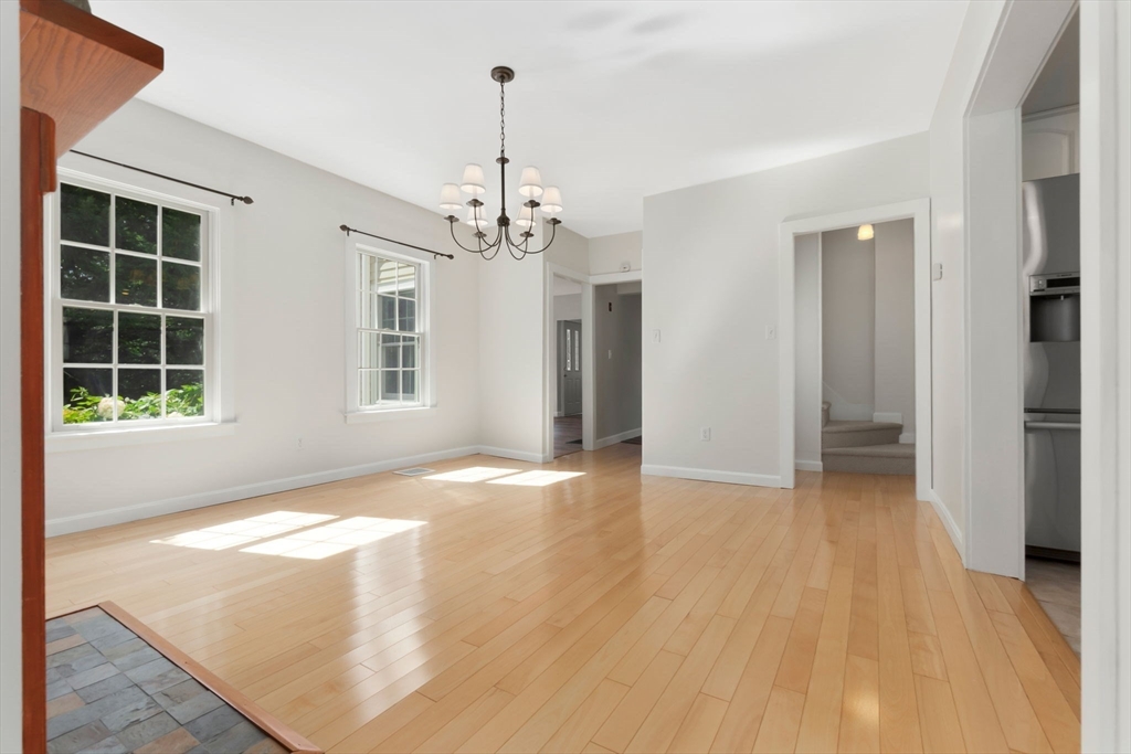 4 Kimball Road Amesbury, MA 01913 - Photo 9 of 40
