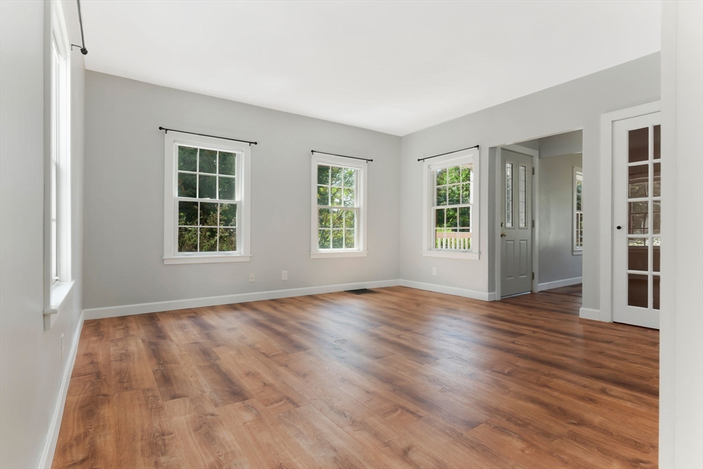4 Kimball Road Amesbury, MA 01913 - Photo 10 of 40
