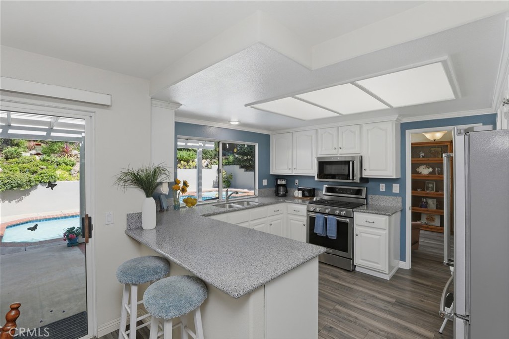 16350 Blossom Time Court Riverside, CA 92503 - Photo 19 of 58 Kitchen