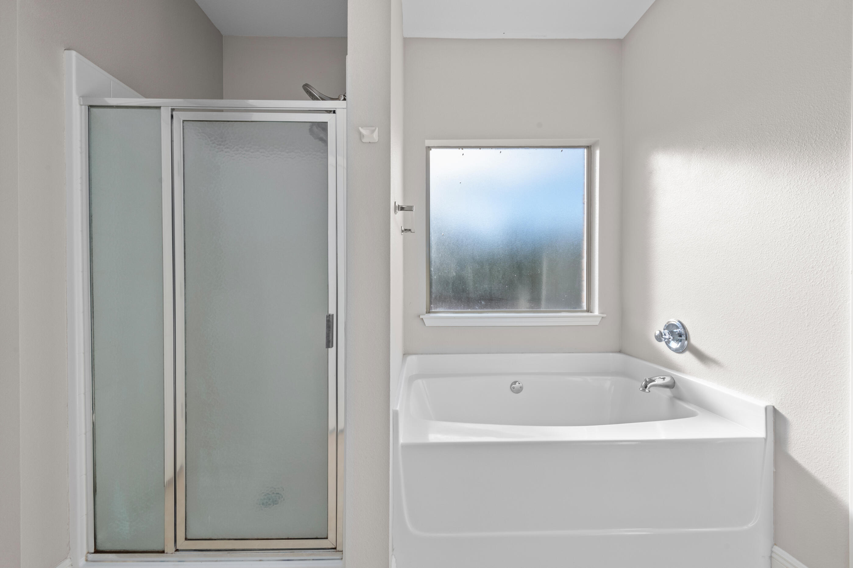 760 Lime Lane Crestview, FL 32536 - Photo 29 of 46 a white bath tub sitting next to a shower