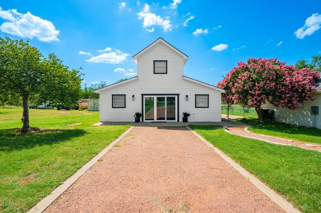 411 Emerald Loop Fredericksburg, TX 78624 - Photo 24 of 38