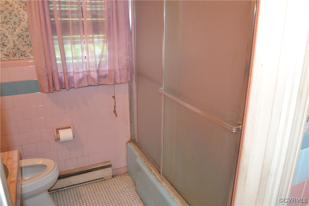 5109 West Hundred Road Chester, VA 23831 - Photo 15 of 34 a bathroom with a sink and toilet