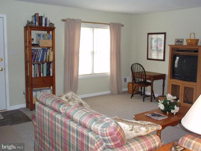 9 Louise Court Rising Sun, MD 21911 - Photo 3 of 9 Living Room #2