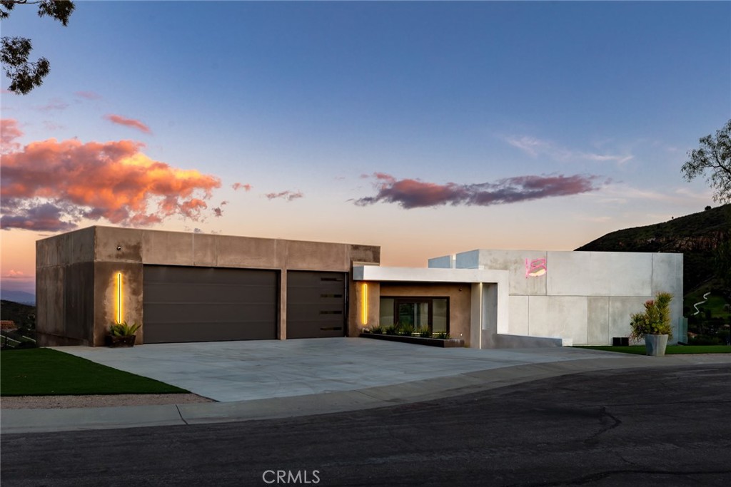 18 Stallion Road Bell Canyon, CA 91307 - Photo 57 of 75 curb twilight