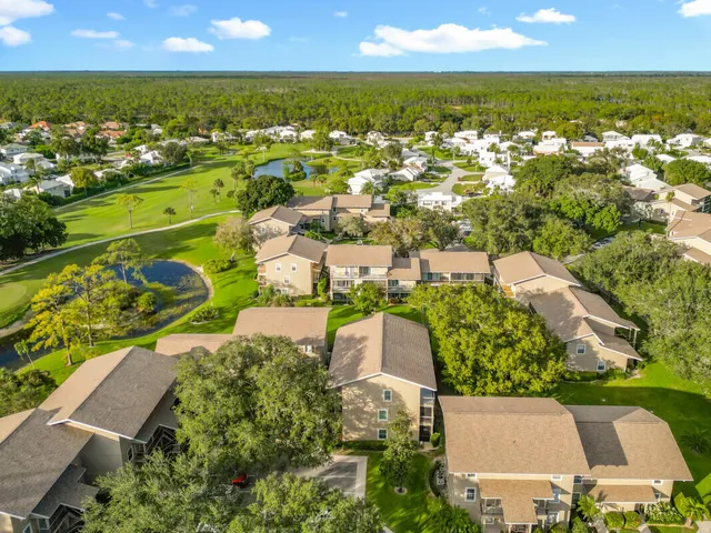 $269,900 | 18410 Southeast Wood Haven Lane, Unit F, Jupiter, FL 33469