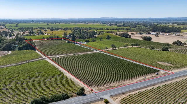 $695,000 | 3000 River Road, Windsor, CA 95492