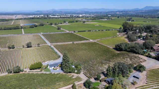 $695,000 | 3000 River Road, Windsor, CA 95492