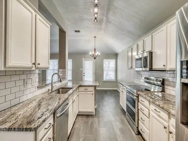 $2,600 | 3306 Olympus Court, Corinth, TX 76210