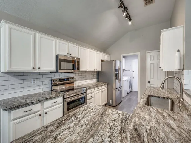 $2,600 | 3306 Olympus Court, Corinth, TX 76210