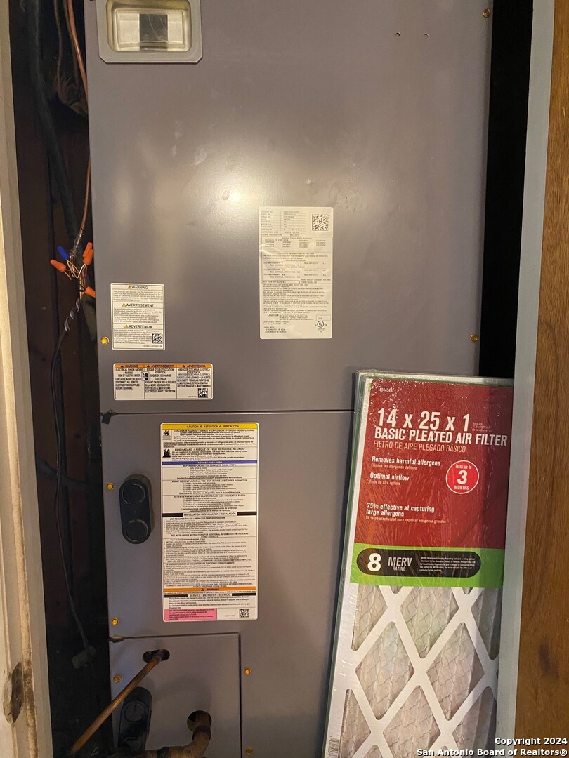 186 Oakridge Road Center Point, TX 78010 - Photo 15 of 29