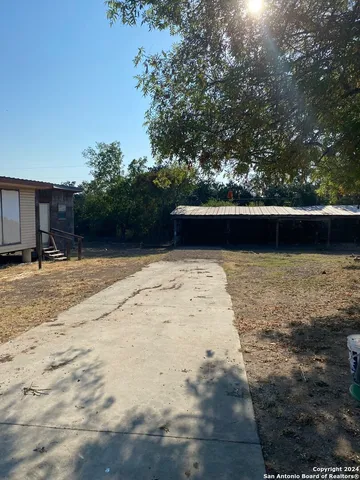 $329,000 | 186 Oakridge Road, Center Point, TX 78010