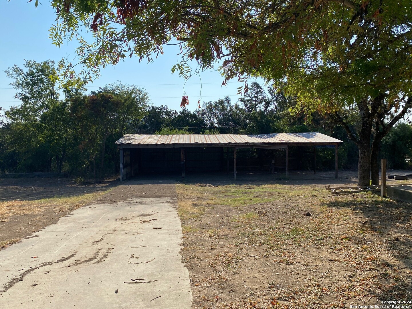 186 Oakridge Road Center Point, TX 78010 - Photo 20 of 29