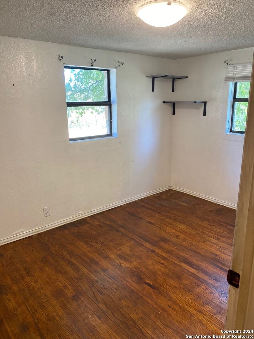 186 Oakridge Road Center Point, TX 78010 - Photo 10 of 29