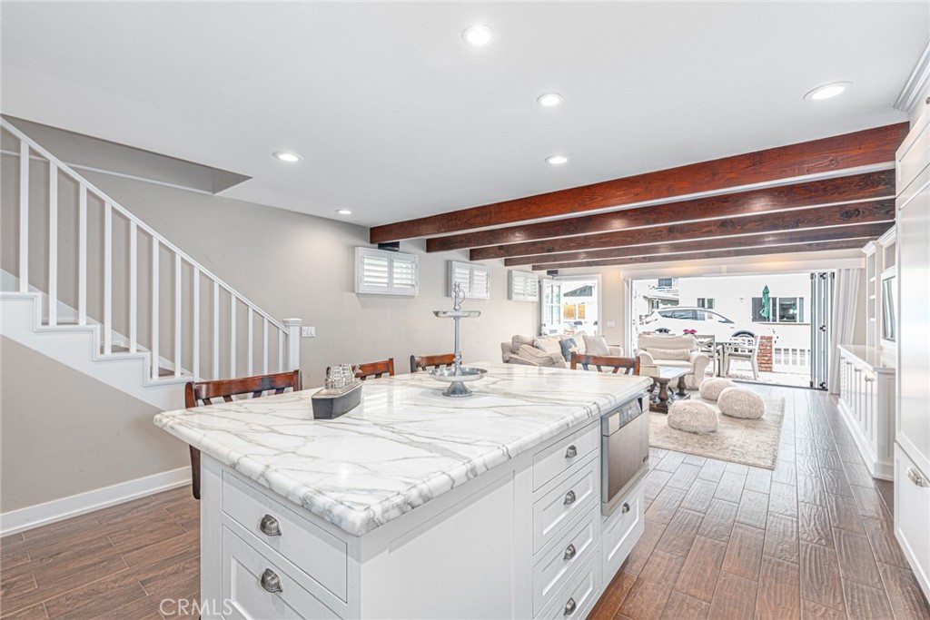 213 34th Street Newport Beach, CA 92663 - Photo 8 of 32