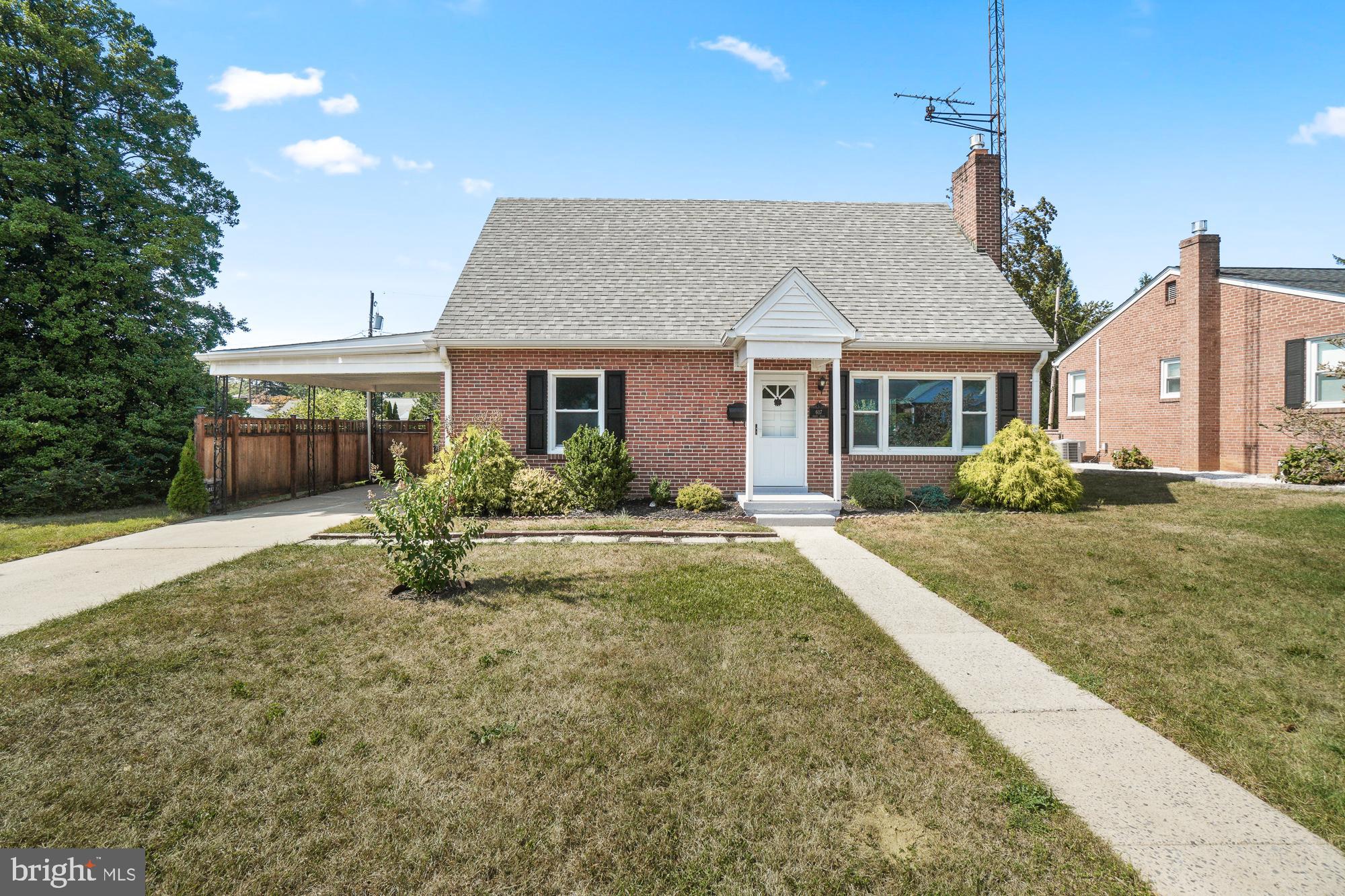 607 Grant Place Frederick, MD 21702 - Photo 2 of 34