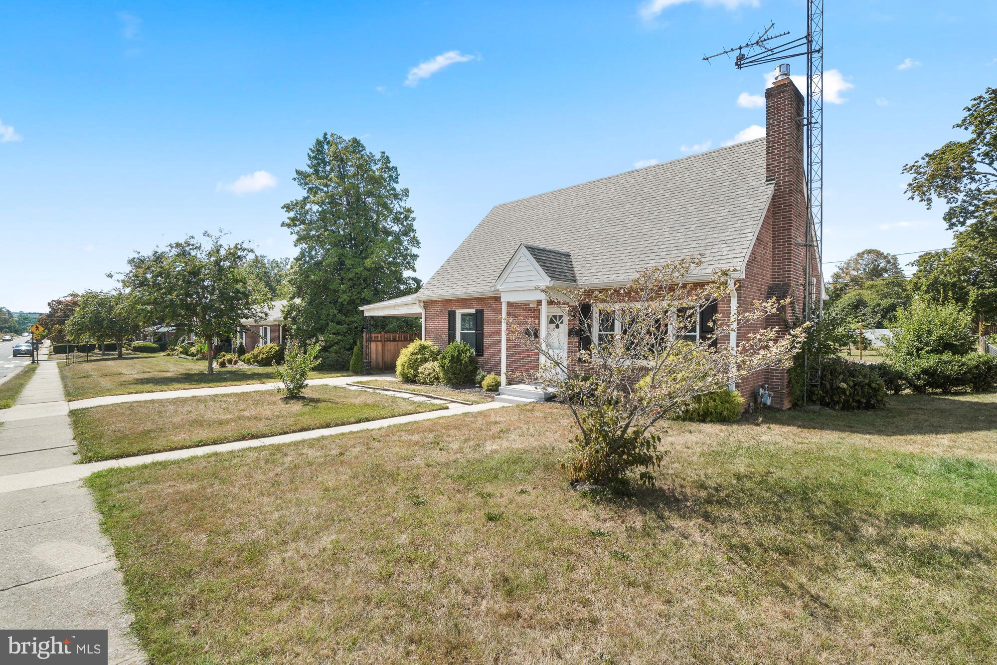 607 Grant Place Frederick, MD 21702 - Photo 4 of 34