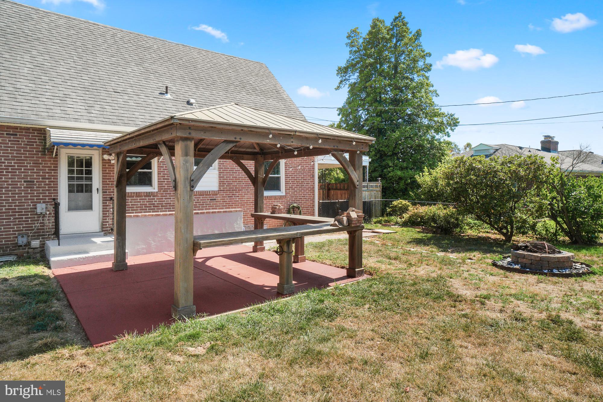607 Grant Place Frederick, MD 21702 - Photo 6 of 34