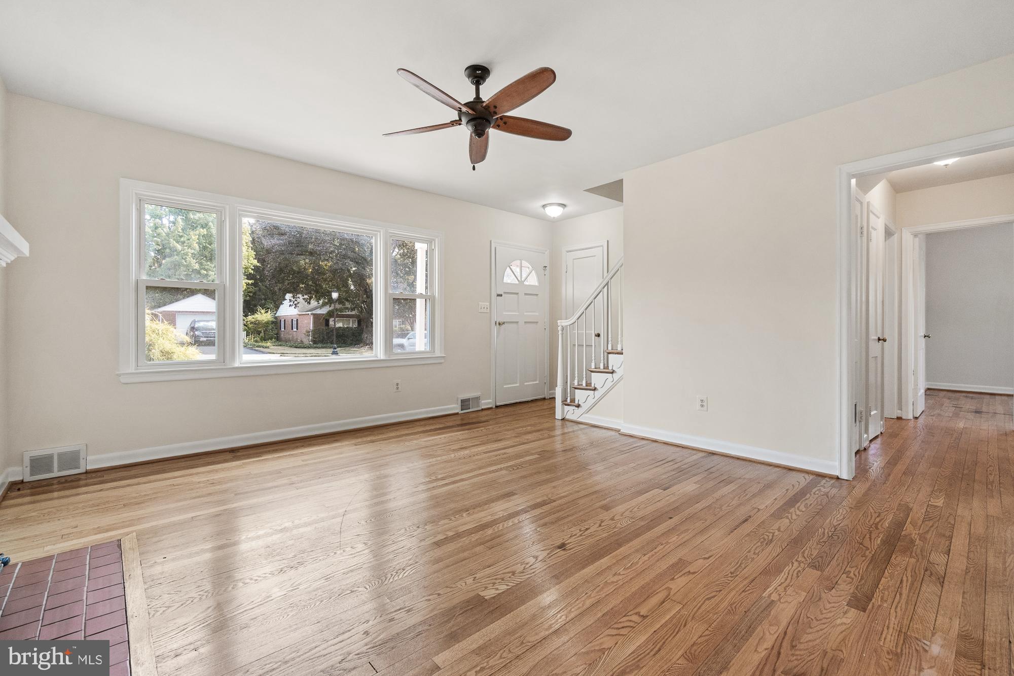 607 Grant Place Frederick, MD 21702 - Photo 8 of 34