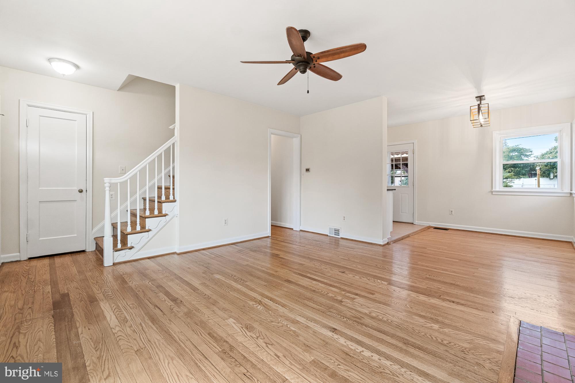 607 Grant Place Frederick, MD 21702 - Photo 9 of 34