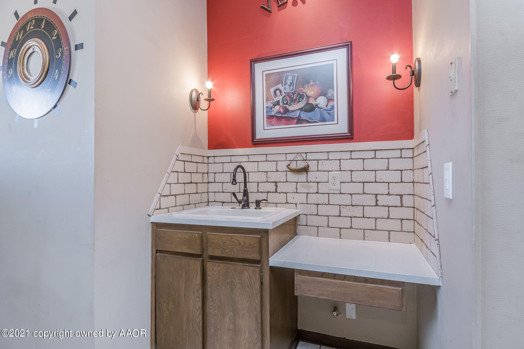12200 West Country Club Road Canyon, TX 79015 - Photo 11 of 53 10-web-or-mls-Wet Bar