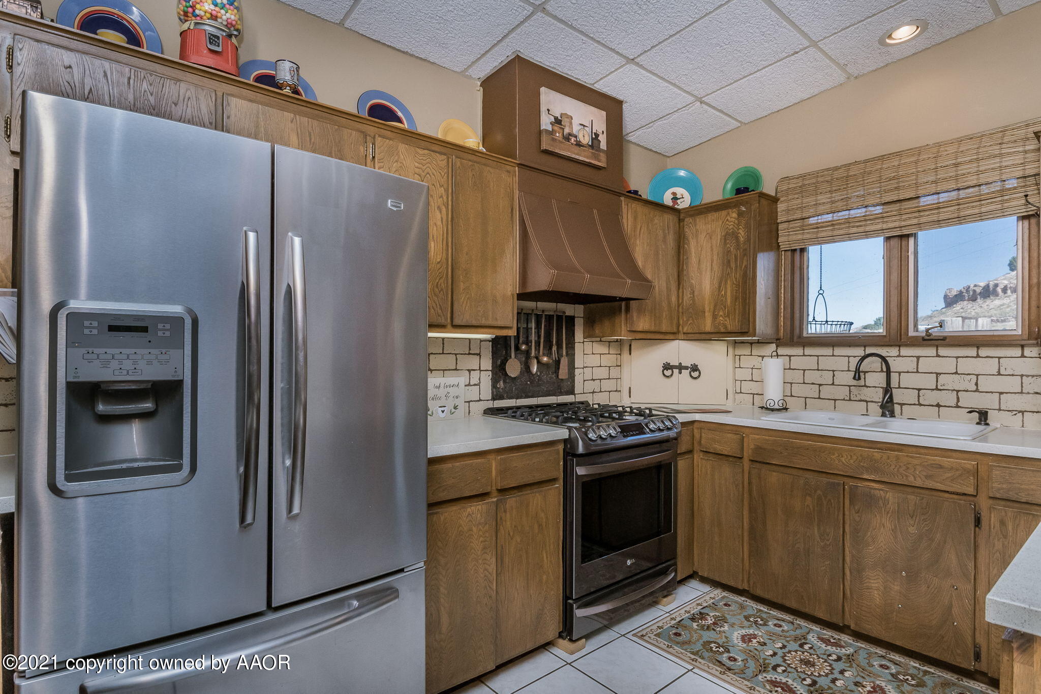 12200 West Country Club Road Canyon, TX 79015 - Photo 13 of 53 12-web-or-mls-Kitchen-2