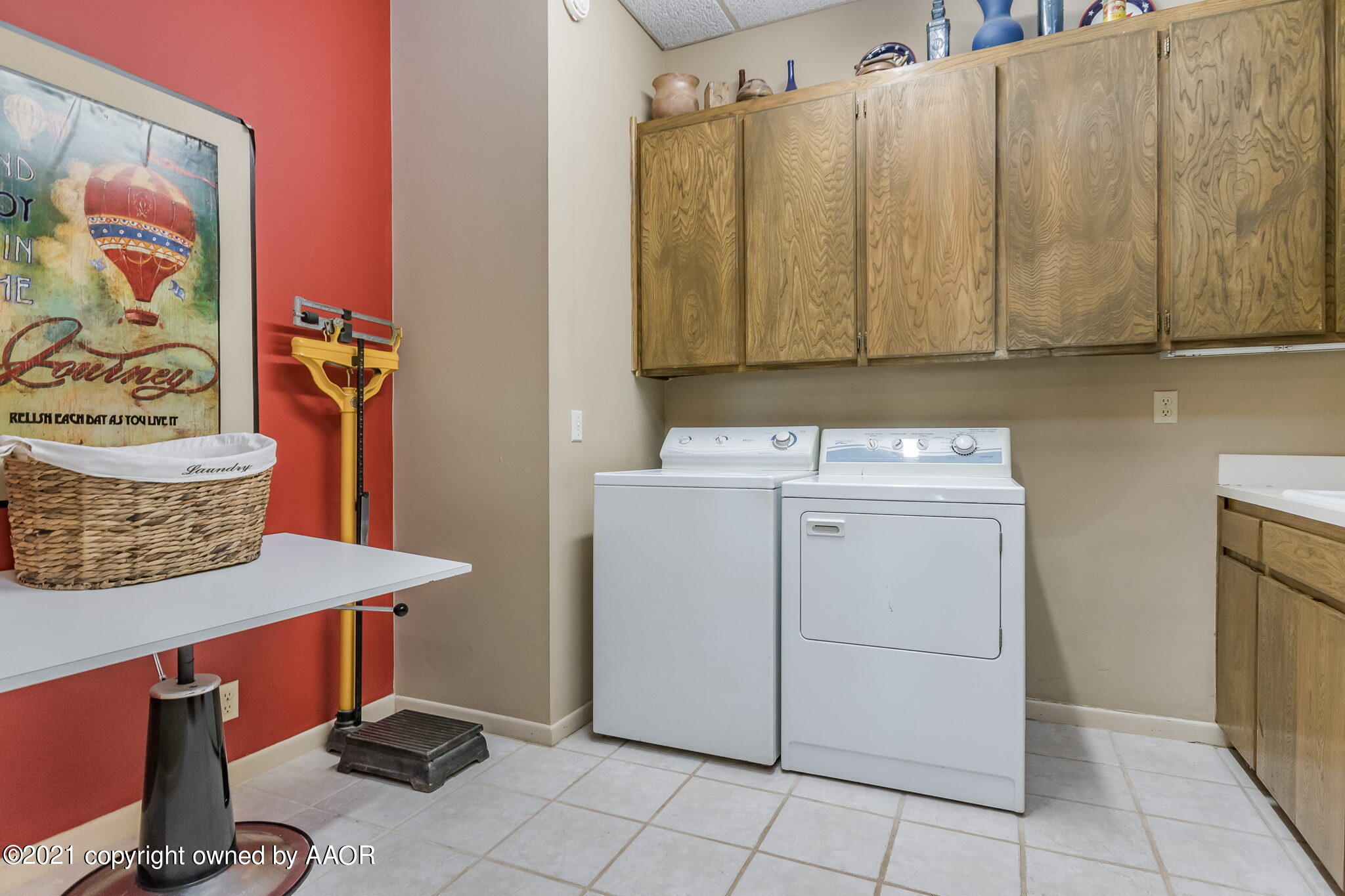 12200 West Country Club Road Canyon, TX 79015 - Photo 18 of 53 17-web-or-mls-Utility Room