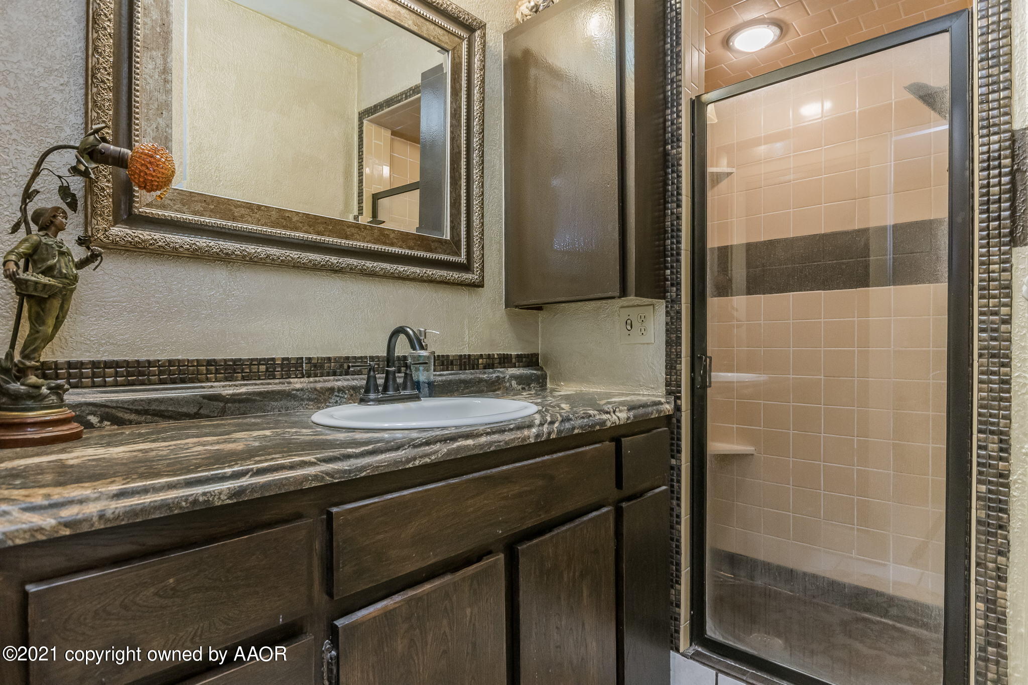 12200 West Country Club Road Canyon, TX 79015 - Photo 23 of 53 22-web-or-mls-Master Bathroom