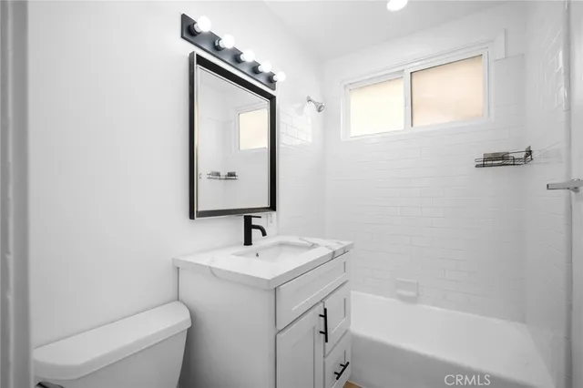 $1,850 | 10230 Silverton Avenue, Unit 2, Tujunga, CA 91042