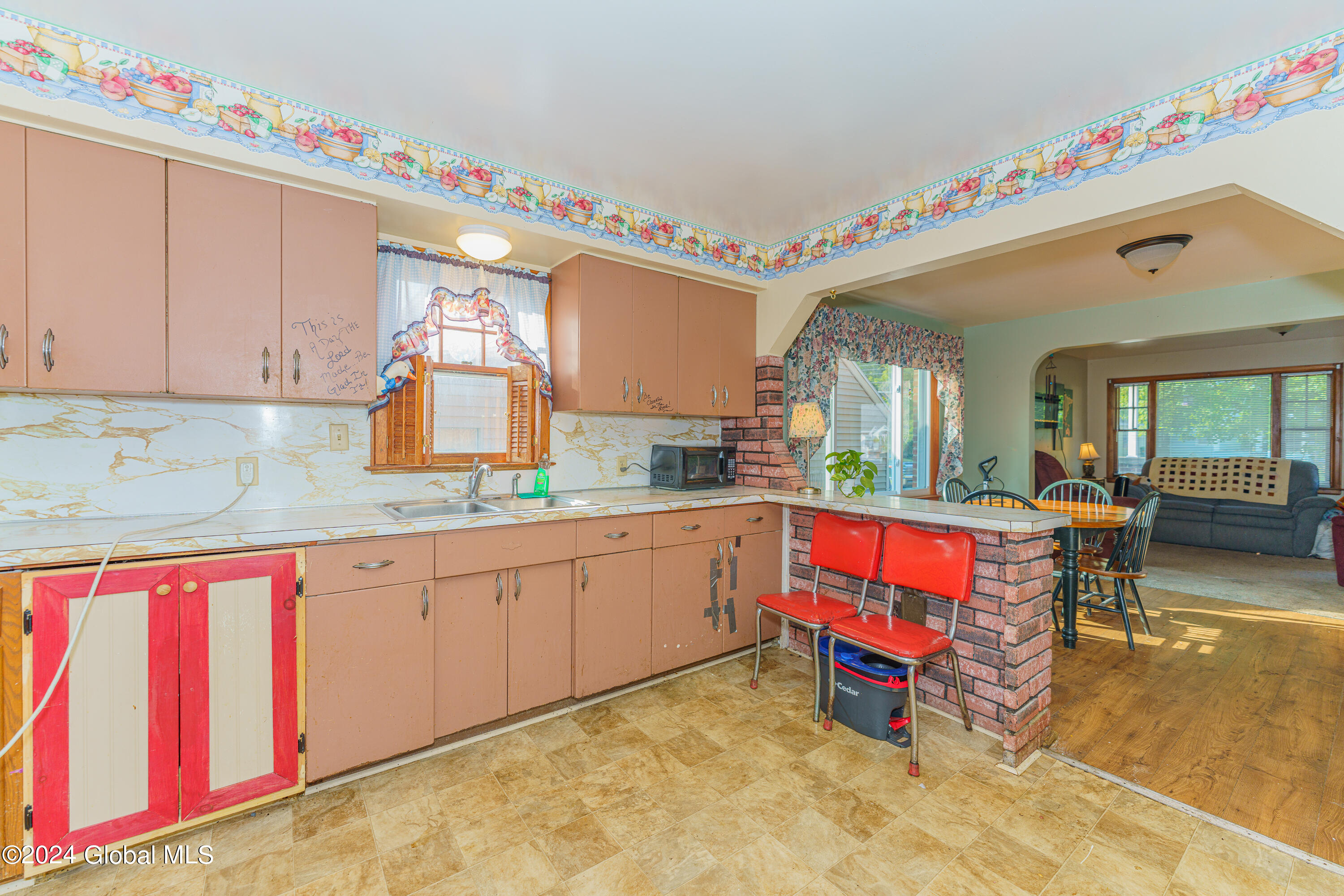 2177 Curry Road Rotterdam, NY 12303 - Photo 11 of 28 1 Downstairs 12