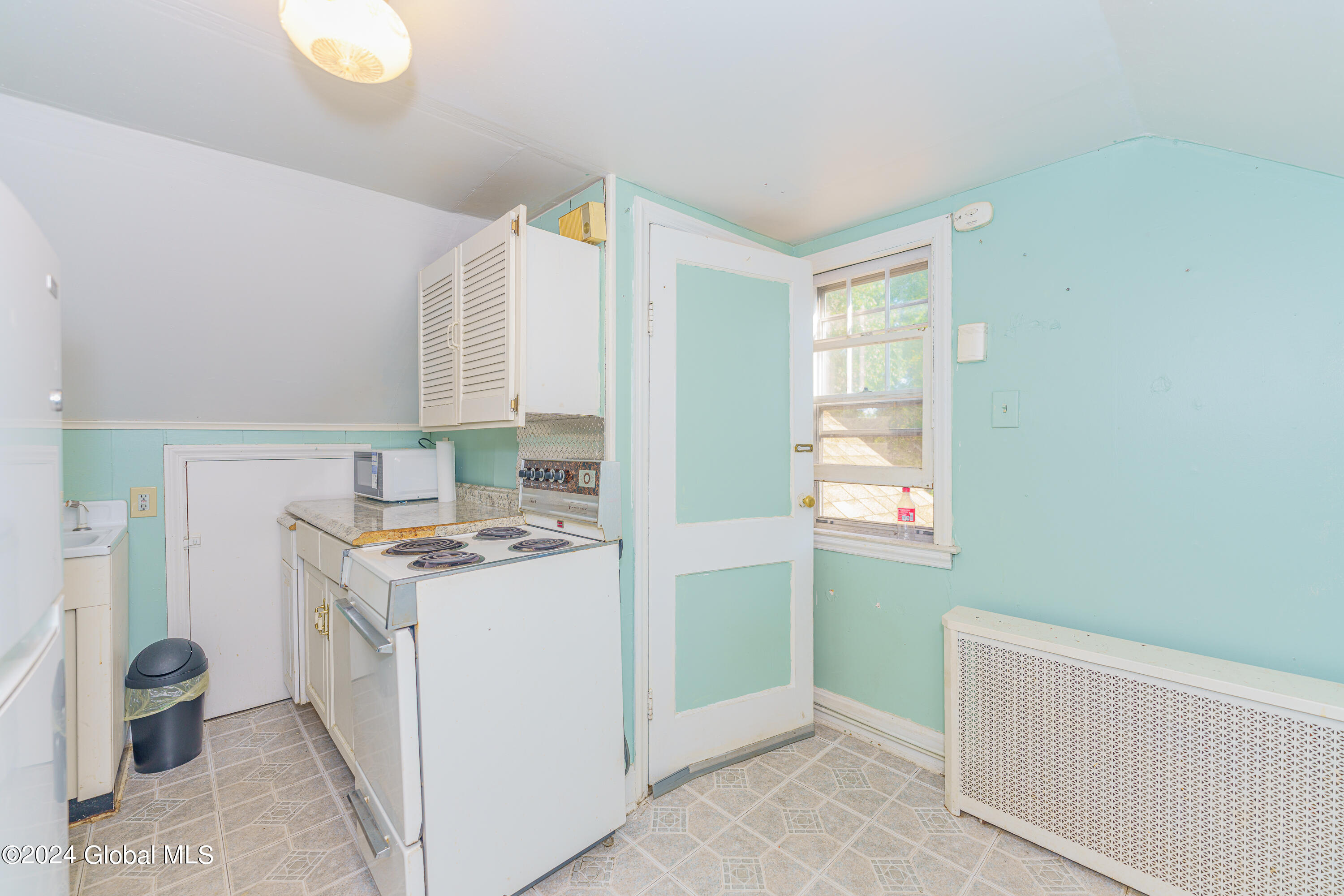 2177 Curry Road Rotterdam, NY 12303 - Photo 17 of 28 2 Up 2