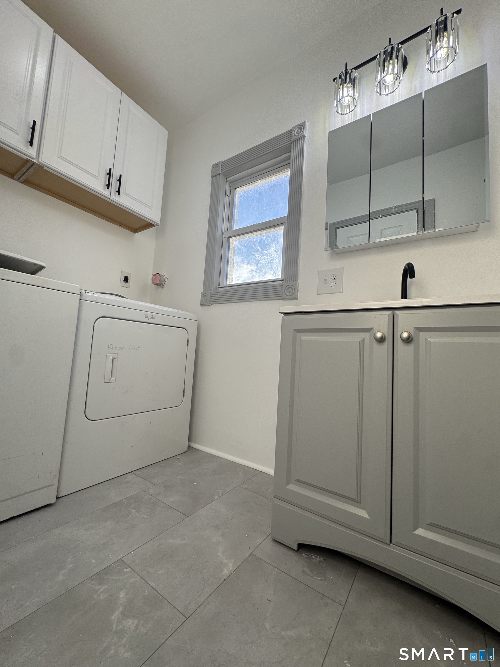 329 Amsterdam Avenue Bridgeport, CT 06606 - Photo 13 of 33