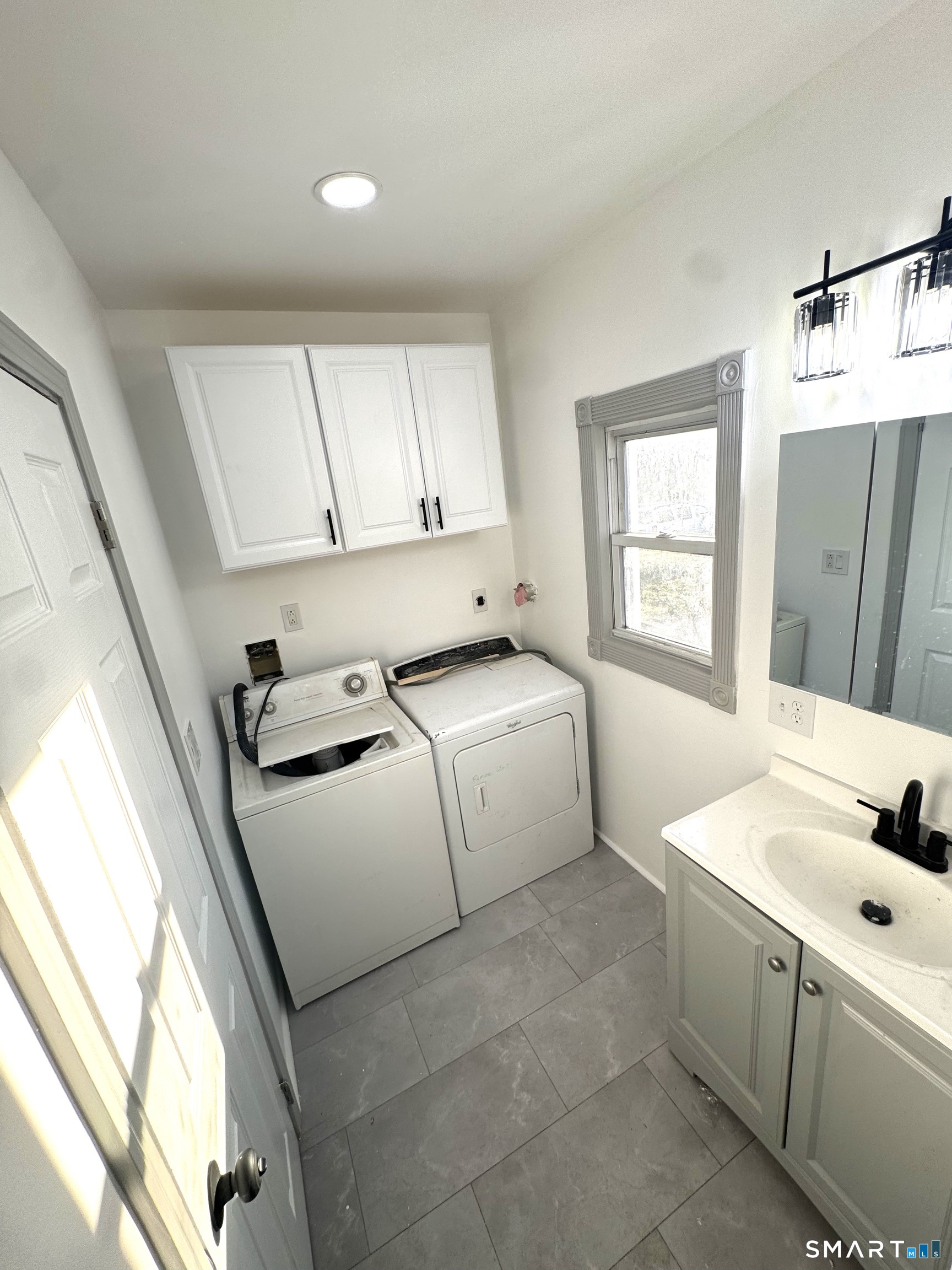 329 Amsterdam Avenue Bridgeport, CT 06606 - Photo 14 of 33