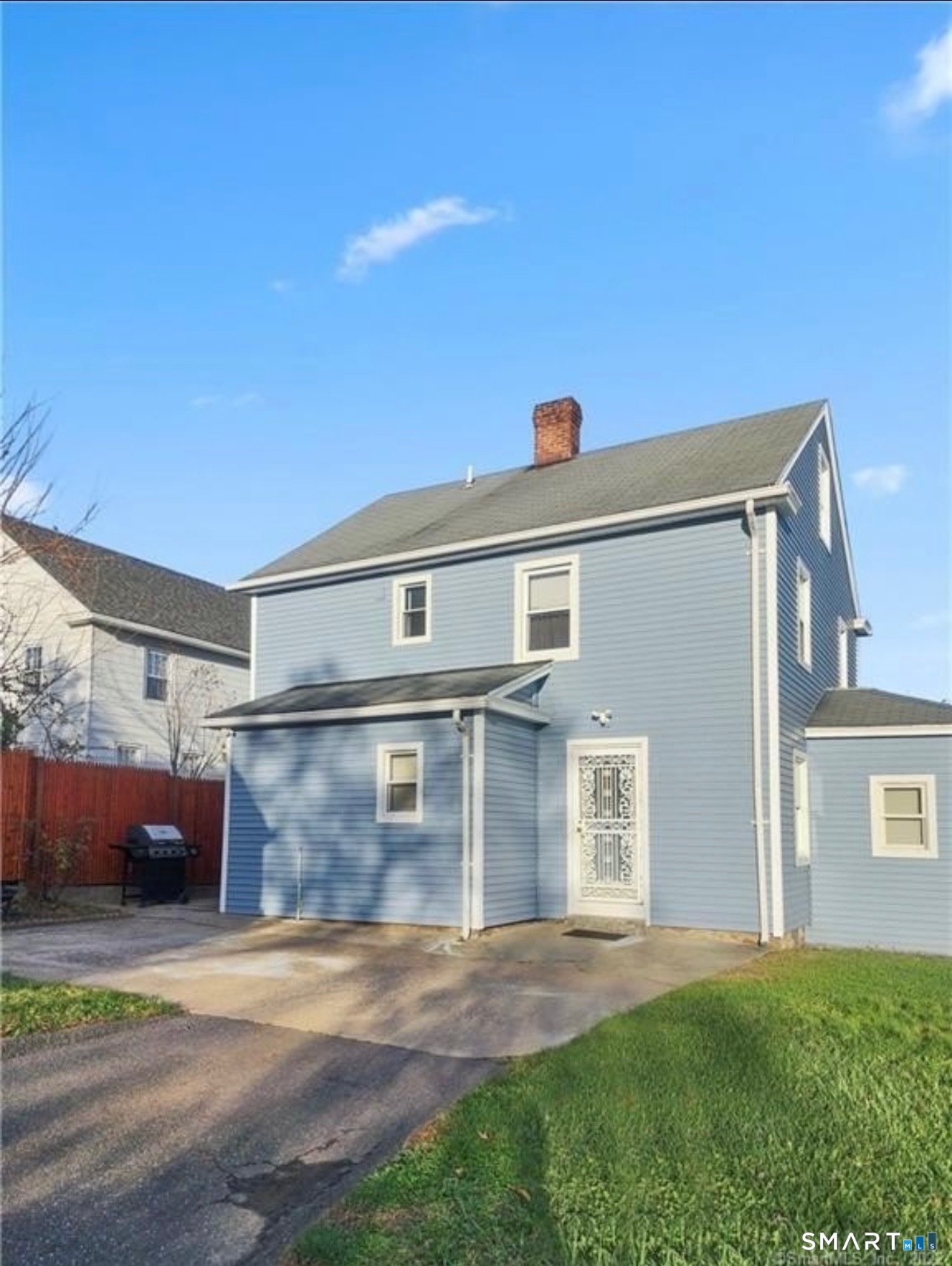 329 Amsterdam Avenue Bridgeport, CT 06606 - Photo 2 of 33