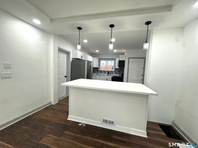 $3,200 | 329 Amsterdam Avenue, Bridgeport, CT 06606