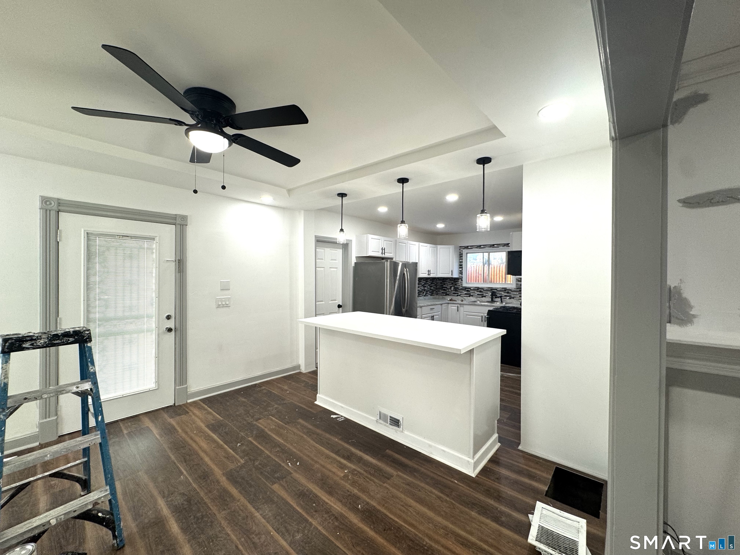 329 Amsterdam Avenue Bridgeport, CT 06606 - Photo 5 of 33