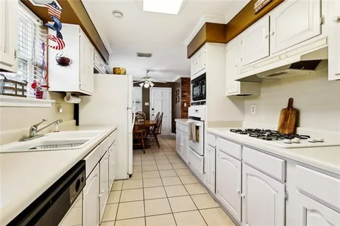 $410,000 | 1525 Hackberry Avenue, Metairie, LA 70001