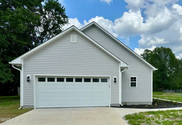 $314,000 | 40 East Drive, Jacksonville, NC 28546