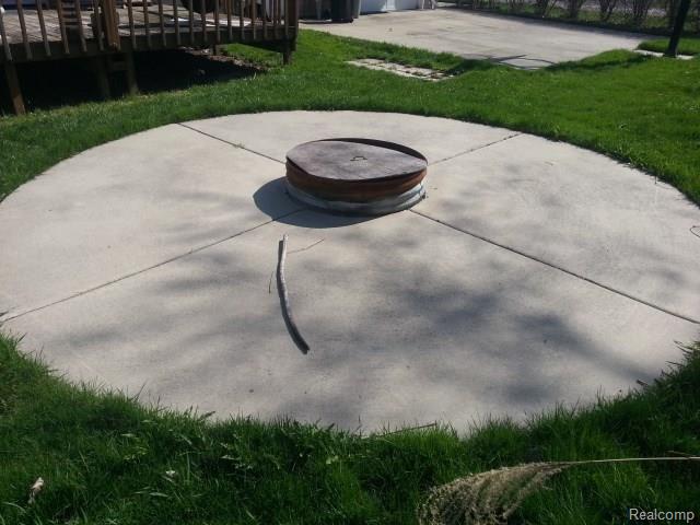4090 Mapleleaf Road Waterford, MI 48328 - Photo 15 of 31 20150424_161922.jpg