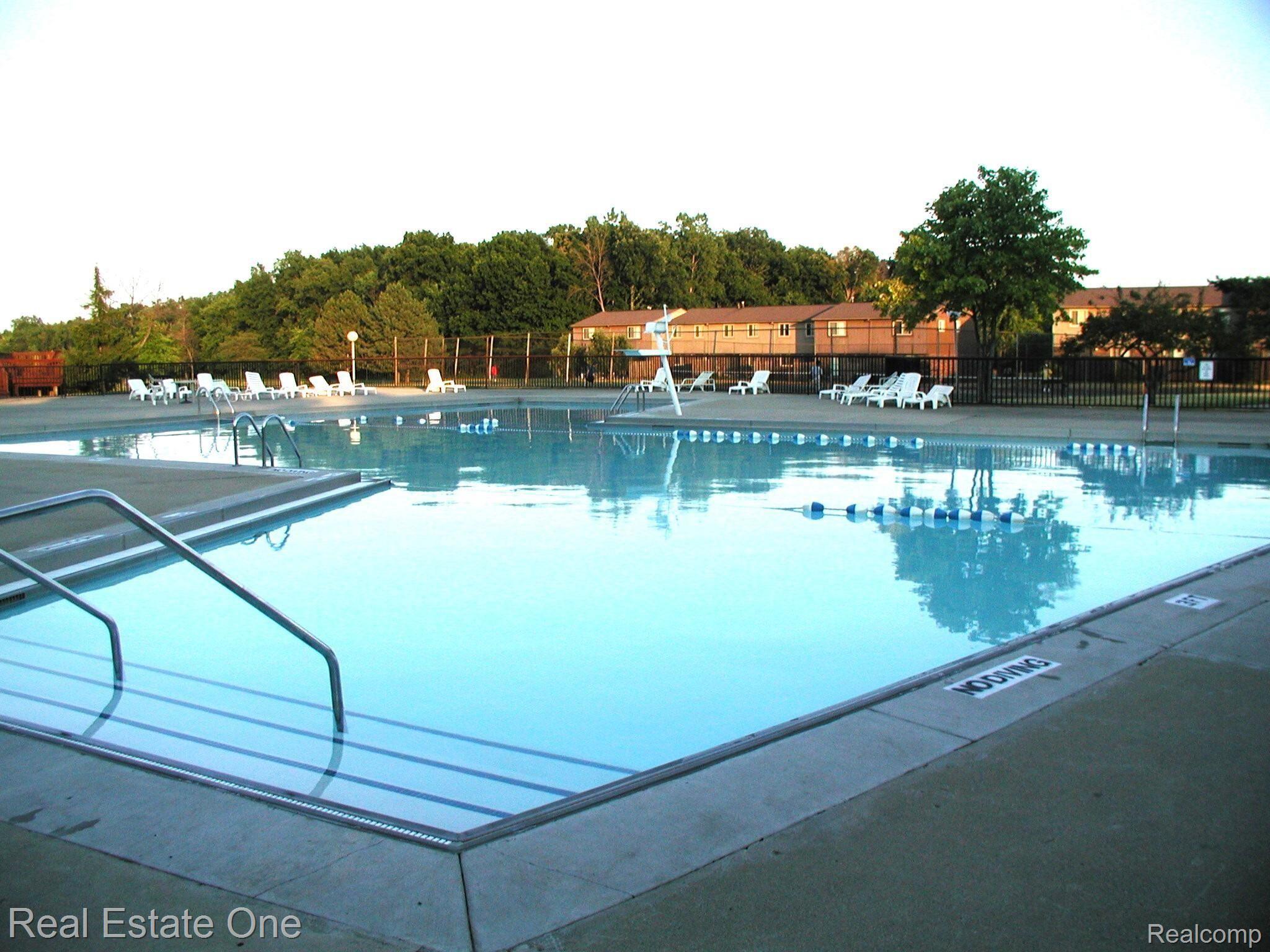 678 Tennyson, Unit 12 Rochester, MI 48307 - Photo 21 of 25 HAMPTON Area Pool