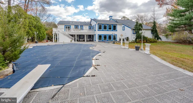 $699,999 | 953 Chestnut Avenue, Woodbury, NJ 08097