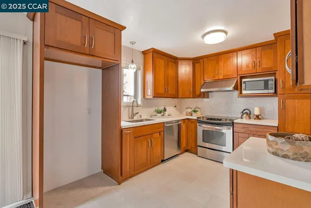 $818,000 | 2022 Ascot Drive, Moraga, CA 94556