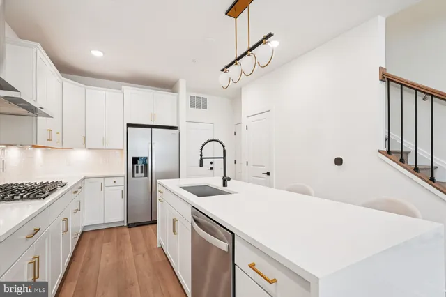 $3,295 | 19820 Lavender Dust Square, Ashburn, VA 20147