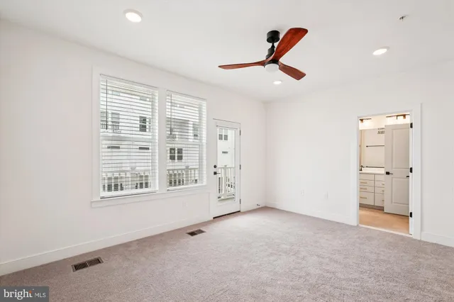 $3,295 | 19820 Lavender Dust Square, Ashburn, VA 20147