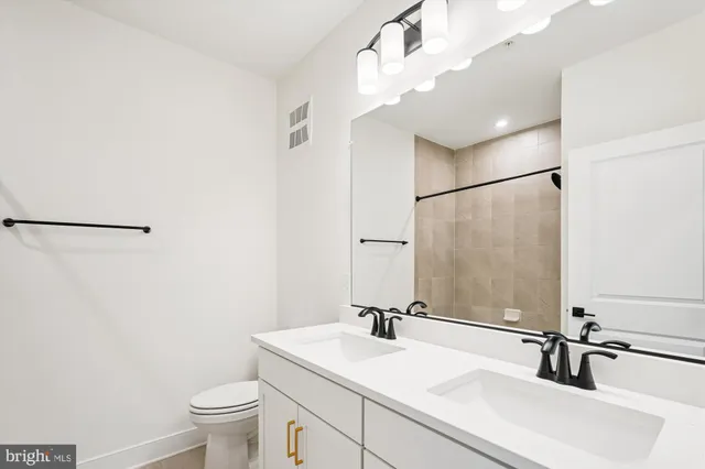 $3,295 | 19820 Lavender Dust Square, Ashburn, VA 20147