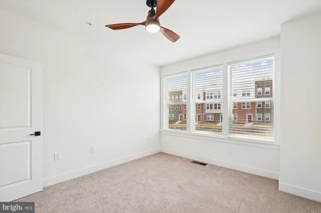 $3,295 | 19820 Lavender Dust Square, Ashburn, VA 20147