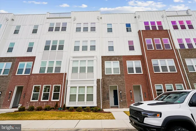 $3,295 | 19820 Lavender Dust Square, Ashburn, VA 20147