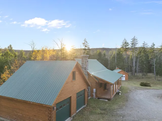 $798,000 | 619 Stratton Arlington Road, Stratton, VT 05360