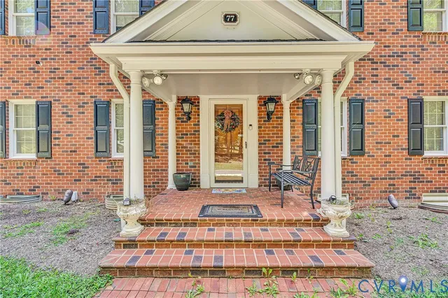 $950,000 | 77 Gloucester Court, Troutville, VA 24175