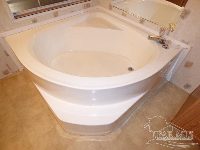 4830 Griffith Road Holt, FL 32564 - Photo 12 of 26 Gallery Image 12